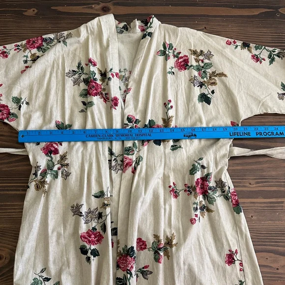 Handmade Women’s Floral Robe Linen Blend Tan/Red Size M Wrap Belted Kimono Style - Picture 9 of 10